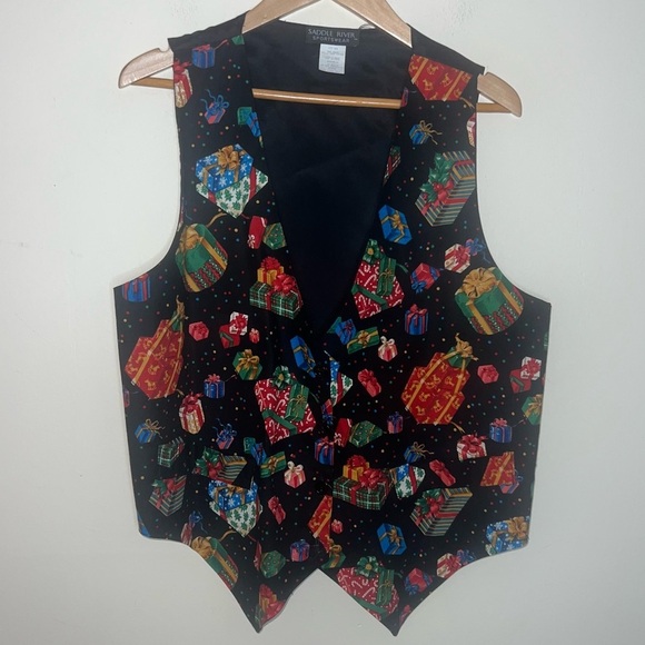 Vintage Saddle River Christmas Vest with Christmas Presents Size Medium - Picture 4 of 7